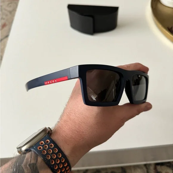 Prada Linea RossaPS 02ZSU